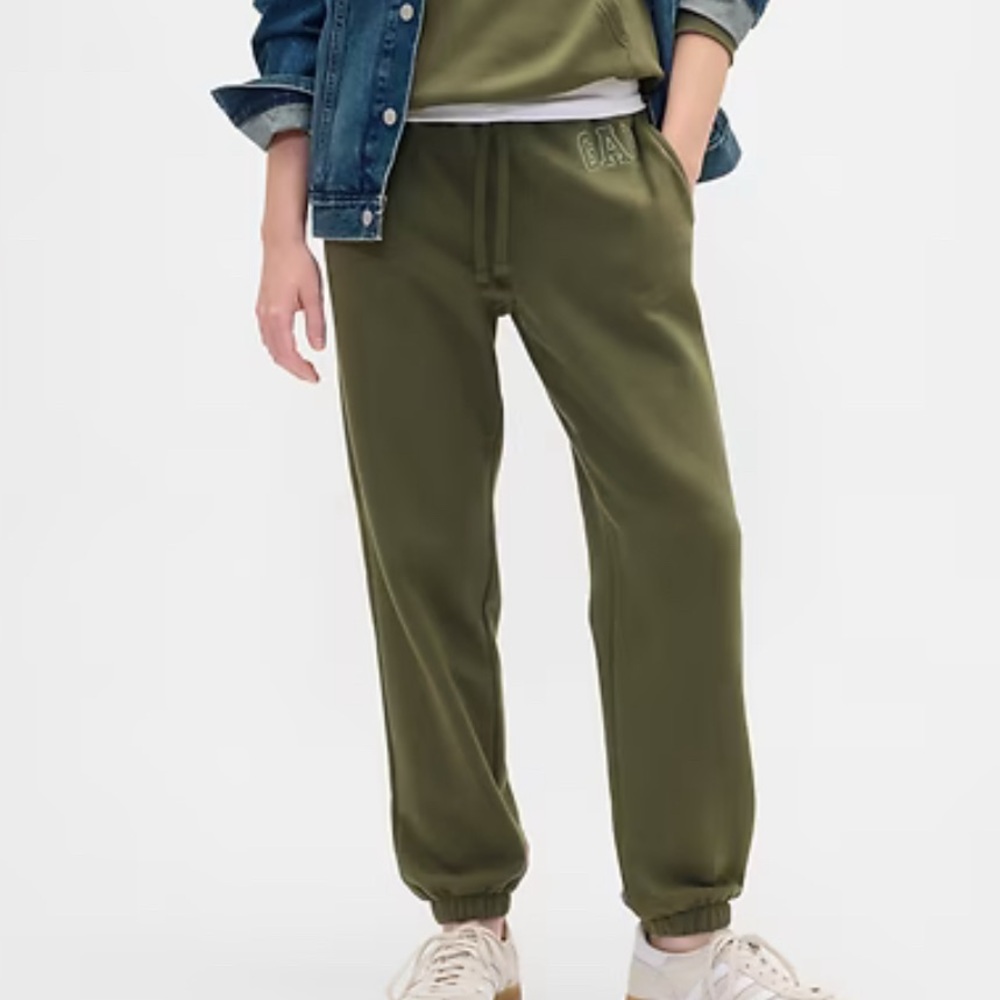 GAP Logo Joggers, Women’s Size Large, New Army Green, Excellent Condition!